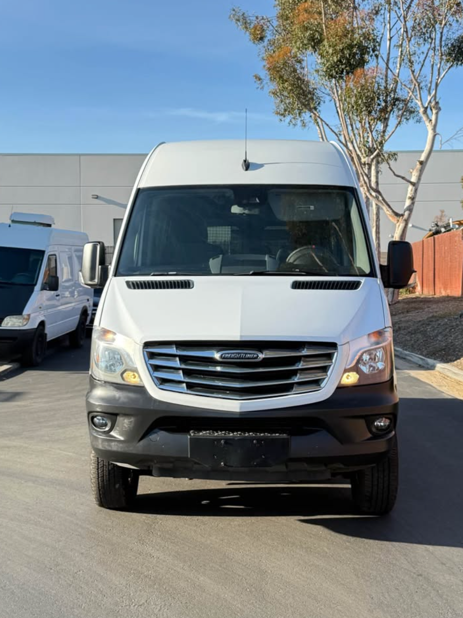 2016 Freightliner/Mercedes-Benz Sprinter 2500 Crew – 4x4 High Roof