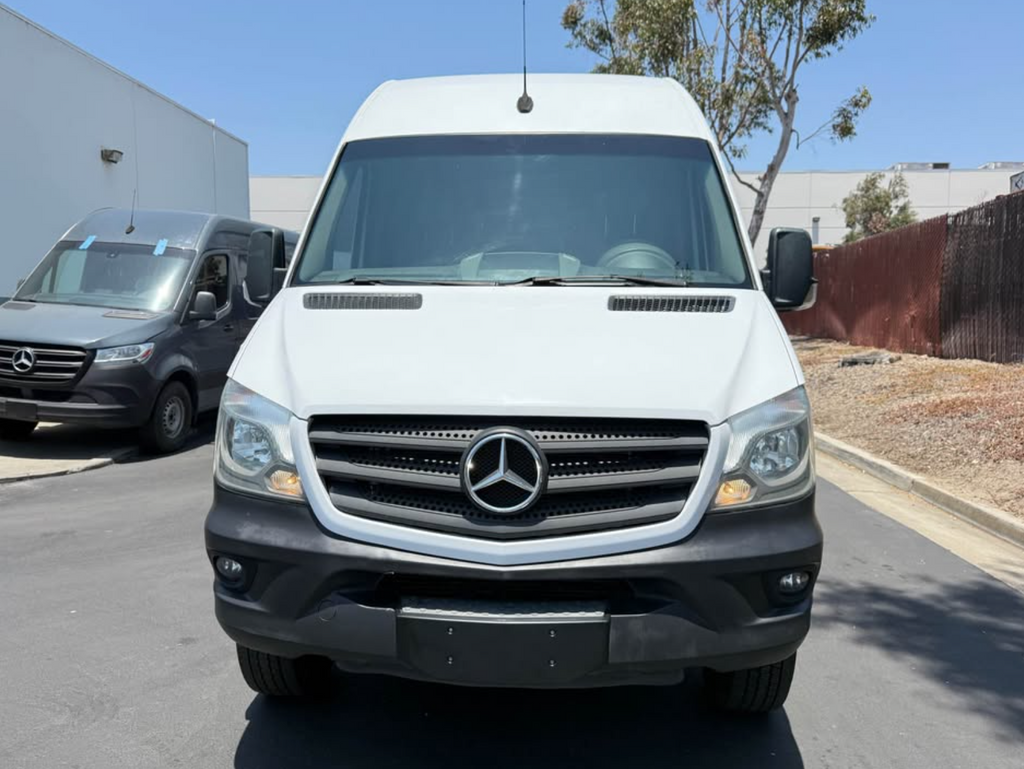 2018 Mercedes-Benz Sprinter  front
