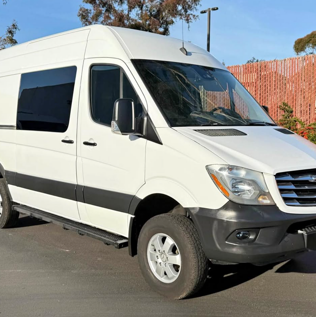 2016 Freightliner/Mercedes-Benz Sprinter 2500 Crew – 4x4 High Roof