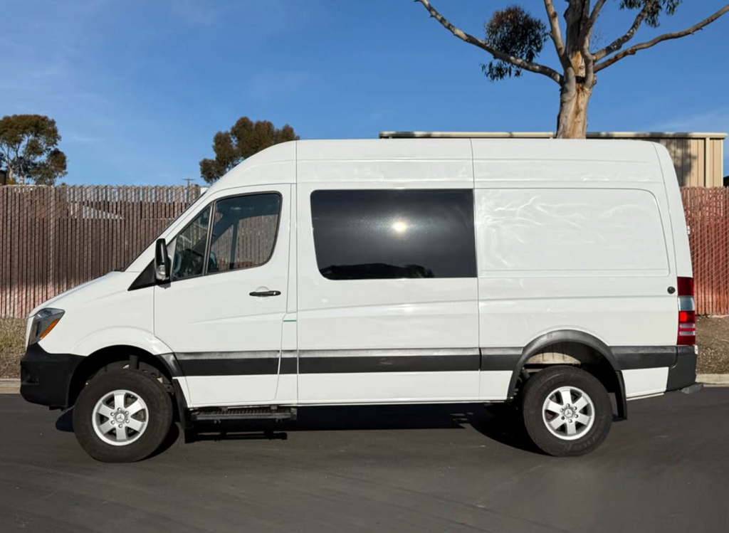 2016 Freightliner/Mercedes-Benz Sprinter 2500 Crew – 4x4 High Roof