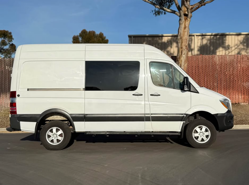 2016 Freightliner/Mercedes-Benz Sprinter 2500 Crew – 4x4 High Roof