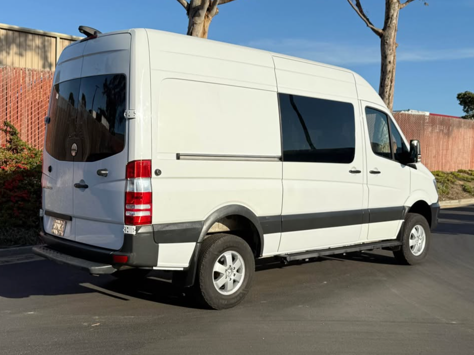 2016 Freightliner/Mercedes-Benz Sprinter 2500 Crew – 4x4 High Roof