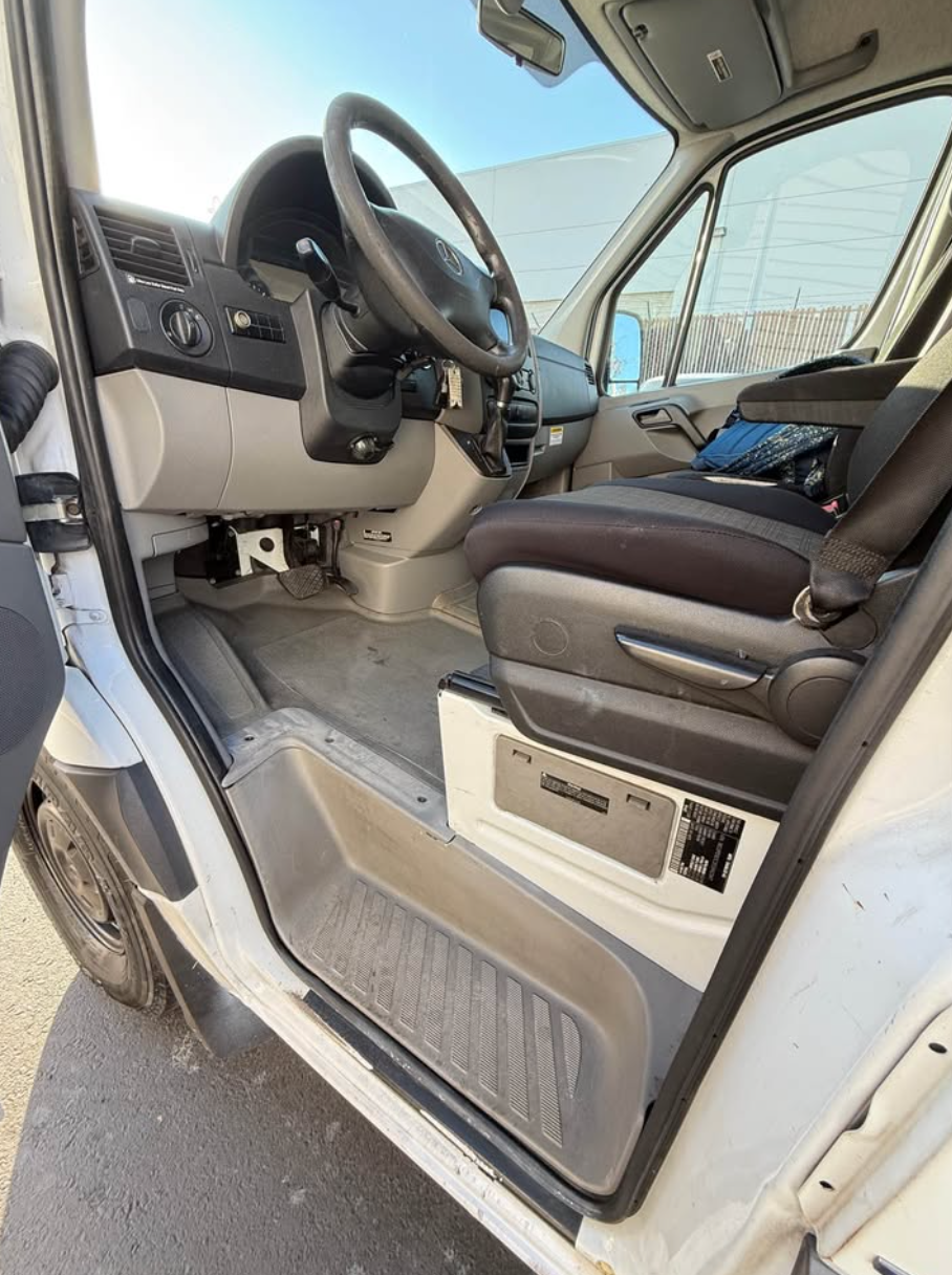 2014 Freightliner/Mercedes-Benz Sprinter – 170” High Roof, Dealer Serviced