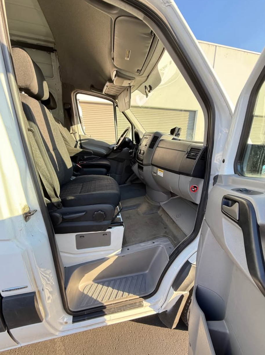 2014 Freightliner/Mercedes-Benz Sprinter – 170” High Roof, Dealer Serviced